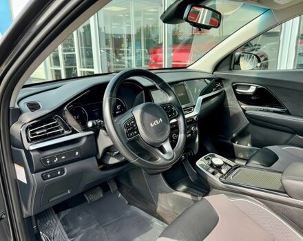 Сірий Кіа Niro, об'ємом двигуна 0 л та пробігом 26 тис. км за 6500 $, фото 7 на Automoto.ua