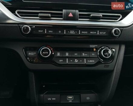 Сірий Кіа Niro, об'ємом двигуна 0 л та пробігом 44 тис. км за 24200 $, фото 48 на Automoto.ua