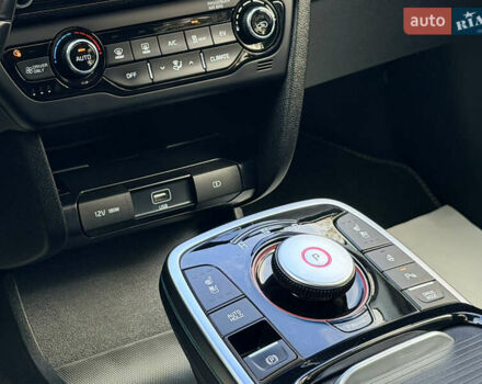 Серый Киа Niro, объемом двигателя 0 л и пробегом 39 тыс. км за 24400 $, фото 19 на Automoto.ua