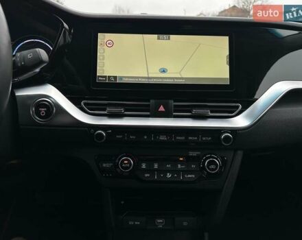 Серый Киа Niro, объемом двигателя 0 л и пробегом 37 тыс. км за 24900 $, фото 52 на Automoto.ua