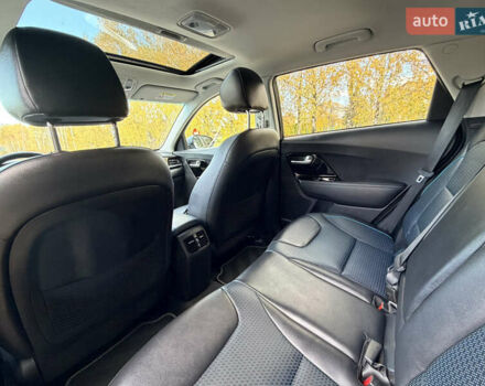 Серый Киа Niro, объемом двигателя 0 л и пробегом 39 тыс. км за 24400 $, фото 25 на Automoto.ua