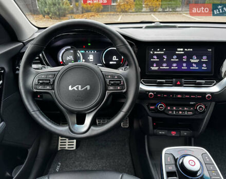 Серый Киа Niro, объемом двигателя 0 л и пробегом 37 тыс. км за 24800 $, фото 43 на Automoto.ua