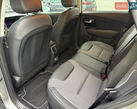 Серый Киа Niro, объемом двигателя 0 л и пробегом 22 тыс. км за 25107 $, фото 38 на Automoto.ua