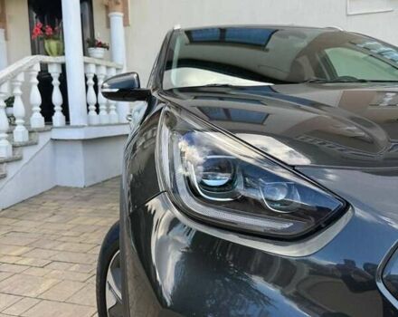 Сірий Кіа Niro, об'ємом двигуна 0 л та пробігом 69 тис. км за 23999 $, фото 2 на Automoto.ua