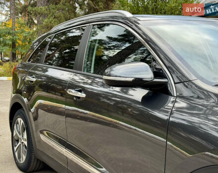 Серый Киа Niro, объемом двигателя 0 л и пробегом 37 тыс. км за 24800 $, фото 13 на Automoto.ua