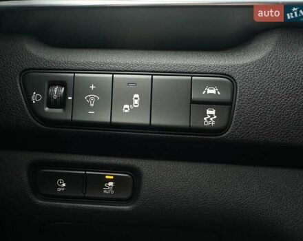 Сірий Кіа Niro, об'ємом двигуна 0 л та пробігом 44 тис. км за 24200 $, фото 4 на Automoto.ua