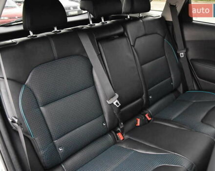 Сірий Кіа Niro, об'ємом двигуна 0 л та пробігом 61 тис. км за 23980 $, фото 36 на Automoto.ua
