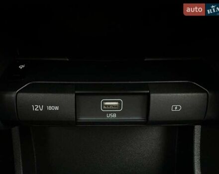 Серый Киа Niro, объемом двигателя 0 л и пробегом 37 тыс. км за 24900 $, фото 7 на Automoto.ua