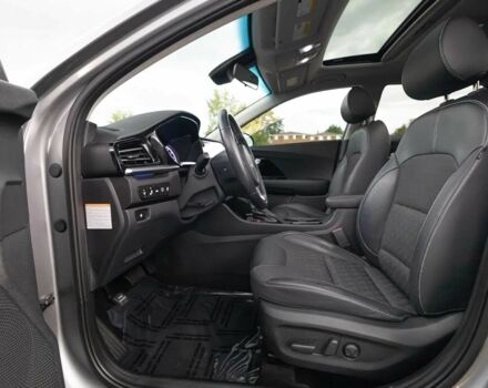 Серый Киа Niro, объемом двигателя 1.6 л и пробегом 25 тыс. км за 5000 $, фото 5 на Automoto.ua