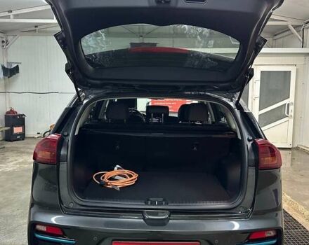 Серый Киа Niro, объемом двигателя 0 л и пробегом 37 тыс. км за 24900 $, фото 80 на Automoto.ua