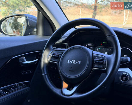 Серый Киа Niro, объемом двигателя 0 л и пробегом 32 тыс. км за 24950 $, фото 23 на Automoto.ua
