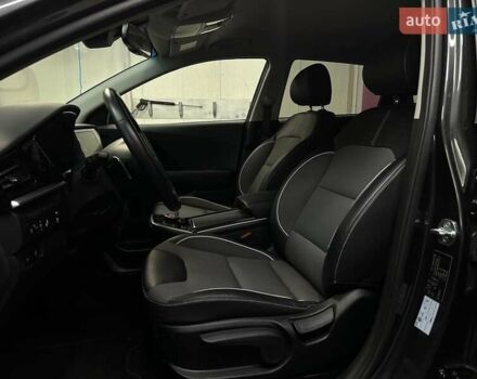 Серый Киа Niro, объемом двигателя 0 л и пробегом 44 тыс. км за 24900 $, фото 1 на Automoto.ua