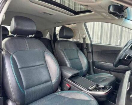 Сірий Кіа Niro, об'ємом двигуна 0 л та пробігом 55 тис. км за 9700 $, фото 8 на Automoto.ua