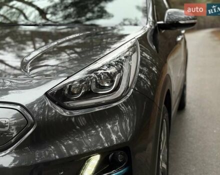 Сірий Кіа Niro, об'ємом двигуна 0 л та пробігом 72 тис. км за 22999 $, фото 30 на Automoto.ua