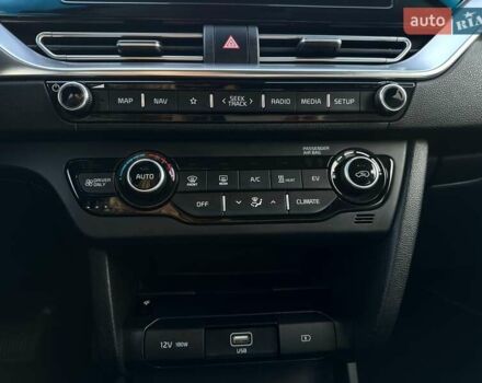 Сірий Кіа Niro, об'ємом двигуна 0 л та пробігом 38 тис. км за 24800 $, фото 48 на Automoto.ua