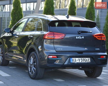 Сірий Кіа Niro, об'ємом двигуна 0 л та пробігом 61 тис. км за 23980 $, фото 5 на Automoto.ua