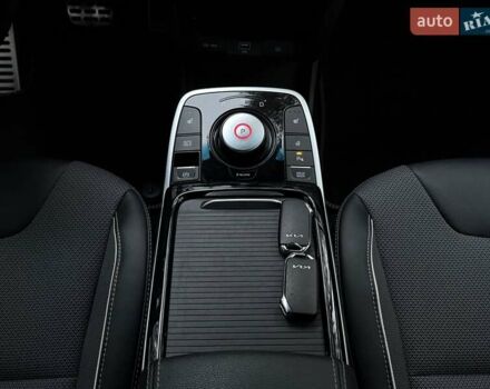 Сірий Кіа Niro, об'ємом двигуна 0 л та пробігом 72 тис. км за 22999 $, фото 56 на Automoto.ua