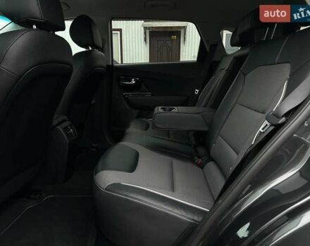 Серый Киа Niro, объемом двигателя 0 л и пробегом 37 тыс. км за 24900 $, фото 76 на Automoto.ua