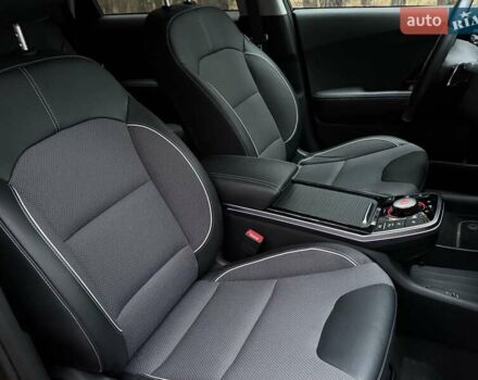 Сірий Кіа Niro, об'ємом двигуна 0 л та пробігом 72 тис. км за 22999 $, фото 65 на Automoto.ua