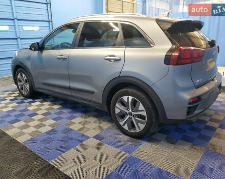 Серый Киа Niro, объемом двигателя 0 л и пробегом 185 тыс. км за 13900 $, фото 2 на Automoto.ua