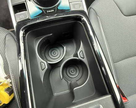 Серый Киа Niro, объемом двигателя 0 л и пробегом 37 тыс. км за 24400 $, фото 21 на Automoto.ua