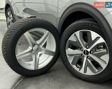 Серый Киа Niro, объемом двигателя 0 л и пробегом 22 тыс. км за 25107 $, фото 13 на Automoto.ua