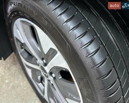 Серый Киа Niro, объемом двигателя 0 л и пробегом 44 тыс. км за 24900 $, фото 25 на Automoto.ua