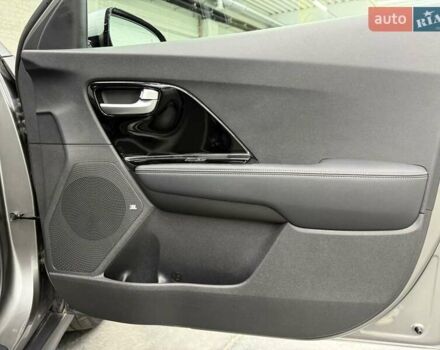 Серый Киа Niro, объемом двигателя 0 л и пробегом 22 тыс. км за 25107 $, фото 29 на Automoto.ua