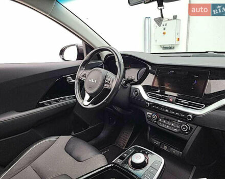 Серый Киа Niro, объемом двигателя 0 л и пробегом 100 тыс. км за 21000 $, фото 10 на Automoto.ua