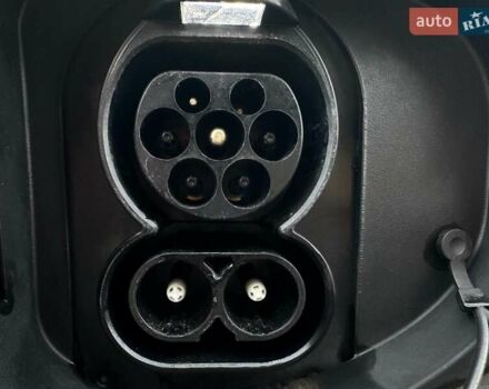 Серый Киа Niro, объемом двигателя 0 л и пробегом 37 тыс. км за 24900 $, фото 14 на Automoto.ua