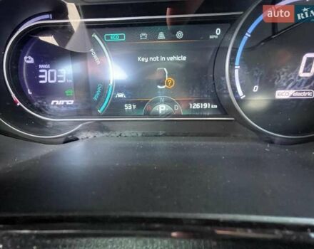 Сірий Кіа Niro, об'ємом двигуна 0 л та пробігом 130 тис. км за 19800 $, фото 11 на Automoto.ua