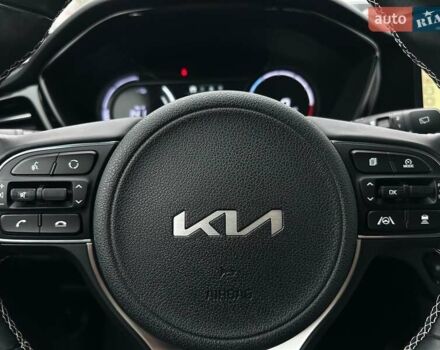 Серый Киа Niro, объемом двигателя 0 л и пробегом 37 тыс. км за 24900 $, фото 38 на Automoto.ua