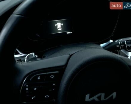 Серый Киа Niro, объемом двигателя 0 л и пробегом 82 тыс. км за 15999 $, фото 21 на Automoto.ua