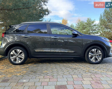 Серый Киа Niro, объемом двигателя 0 л и пробегом 39 тыс. км за 24400 $, фото 9 на Automoto.ua