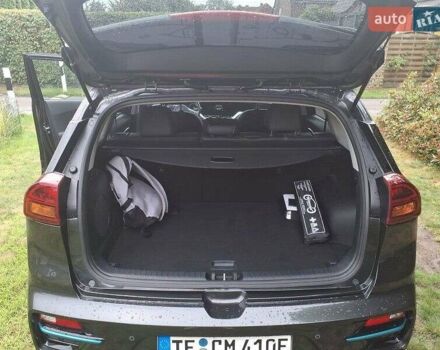 Сірий Кіа Niro, об'ємом двигуна 0 л та пробігом 72 тис. км за 22999 $, фото 108 на Automoto.ua