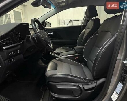 Сірий Кіа Niro, об'ємом двигуна 0 л та пробігом 38 тис. км за 24800 $, фото 30 на Automoto.ua