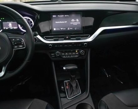 Серый Киа Niro, объемом двигателя 1.6 л и пробегом 25 тыс. км за 5000 $, фото 13 на Automoto.ua