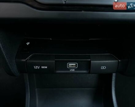 Сірий Кіа Niro, об'ємом двигуна 0 л та пробігом 73 тис. км за 23900 $, фото 55 на Automoto.ua