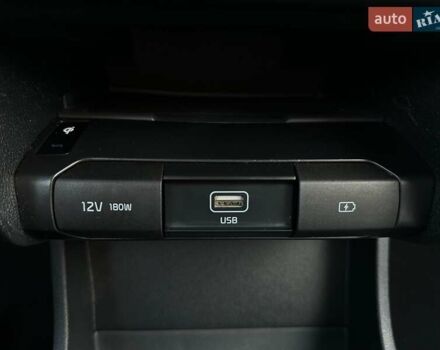 Сірий Кіа Niro, об'ємом двигуна 0 л та пробігом 38 тис. км за 24800 $, фото 9 на Automoto.ua