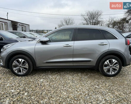 Серый Киа Niro, объемом двигателя 0 л и пробегом 70 тыс. км за 24400 $, фото 16 на Automoto.ua