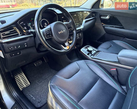 Сірий Кіа Niro, об'ємом двигуна 0 л та пробігом 60 тис. км за 22400 $, фото 9 на Automoto.ua