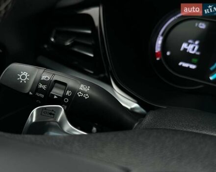 Серый Киа Niro, объемом двигателя 0 л и пробегом 37 тыс. км за 24900 $, фото 41 на Automoto.ua