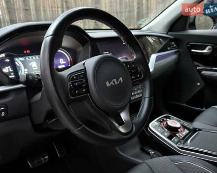 Сірий Кіа Niro, об'ємом двигуна 0 л та пробігом 72 тис. км за 22999 $, фото 45 на Automoto.ua