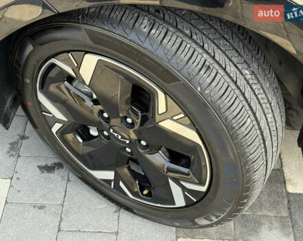 Серый Киа Niro, объемом двигателя 0 л и пробегом 95 тыс. км за 22700 $, фото 24 на Automoto.ua
