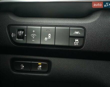 Сірий Кіа Niro, об'ємом двигуна 0 л та пробігом 44 тис. км за 24200 $, фото 35 на Automoto.ua