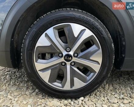 Сірий Кіа Niro, об'ємом двигуна 0 л та пробігом 66 тис. км за 23200 $, фото 18 на Automoto.ua