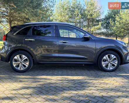 Серый Киа Niro, объемом двигателя 0 л и пробегом 32 тыс. км за 24950 $, фото 11 на Automoto.ua