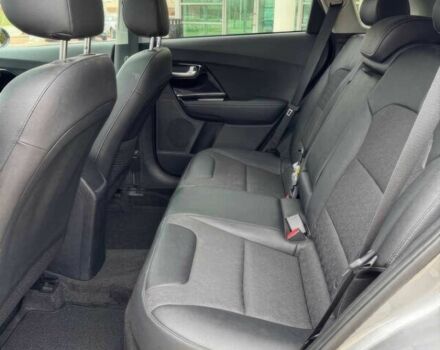 Сірий Кіа Niro, об'ємом двигуна 1.6 л та пробігом 29 тис. км за 11350 $, фото 9 на Automoto.ua