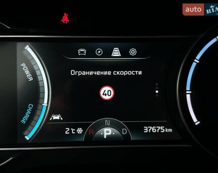 Серый Киа Niro, объемом двигателя 0 л и пробегом 37 тыс. км за 24900 $, фото 47 на Automoto.ua