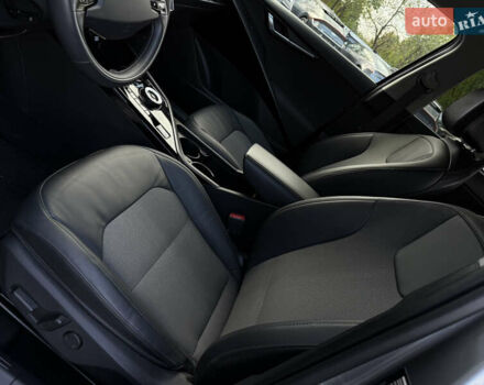 Серый Киа Niro, объемом двигателя 0 л и пробегом 95 тыс. км за 22700 $, фото 47 на Automoto.ua